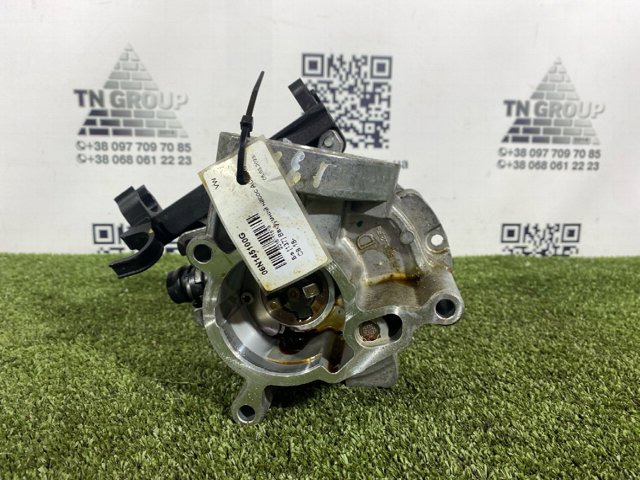 Насос вакуумний 06N145100G VAG