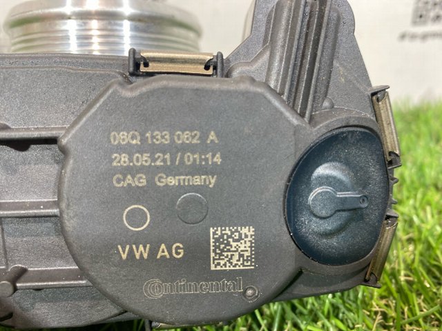 Дросільна заслінка в зборі 06Q133062A VAG