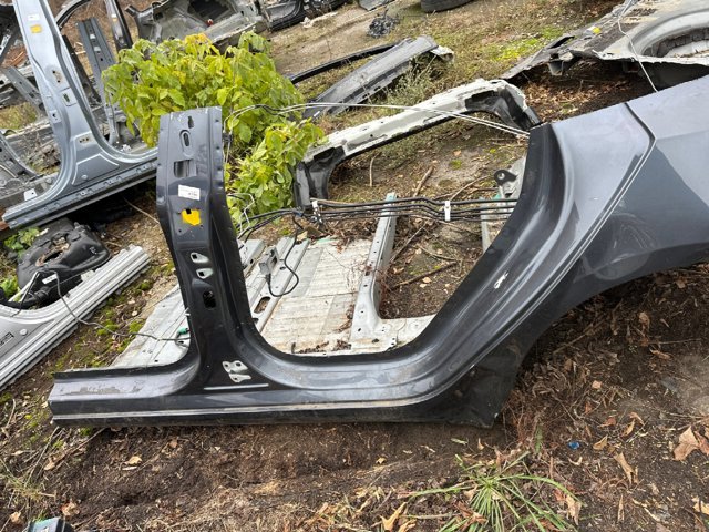 Стійка кузова передня, ліва 1073679S0A TESLA