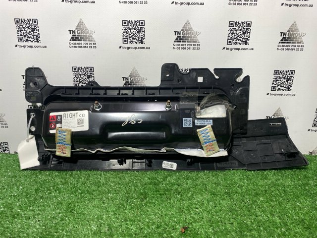 Подушка безпеки (AIRBAG) пасажирська, захисту колін 107782600D TESLA