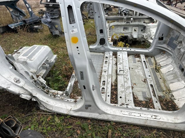 Отвір передніх правих дверей 1549229S0A TESLA