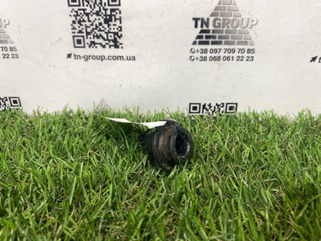 Подушка радіатора кондиціонера, верхня 1652337010 TOYOTA