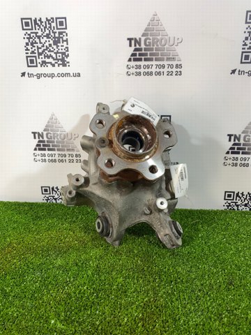 Цапфа поворотна права 33306879524 BMW