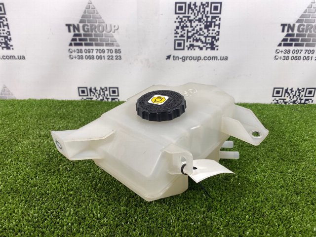 Бачок гальмівної рідини 4722048240 TOYOTA