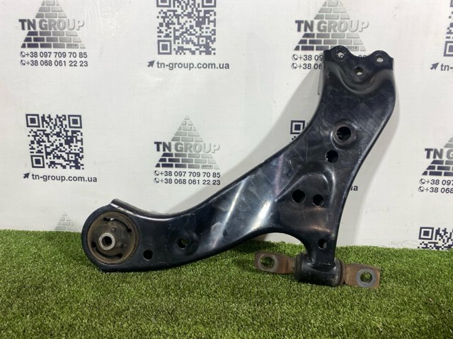 Важіль передній лівий 4806942070 TOYOTA