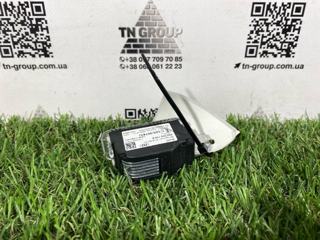 Лампа підсвічування в двері, передньої правої 4G0052135D VAG