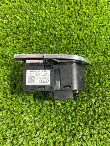 Кнопка блокавання дверей 4K0962108A3Q7 VAG