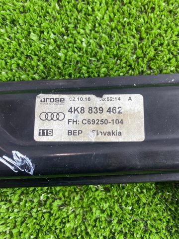 Механізм стеклопод'емника двері задньої, правої 4K8839462 VAG