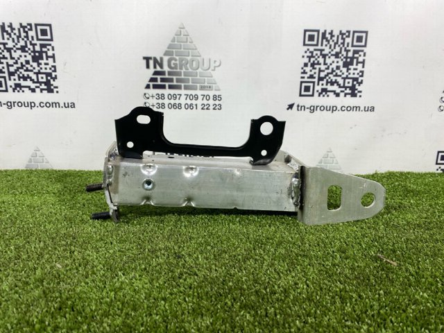 Кронштейн підсилювача переднього бампера 5210242100 TOYOTA