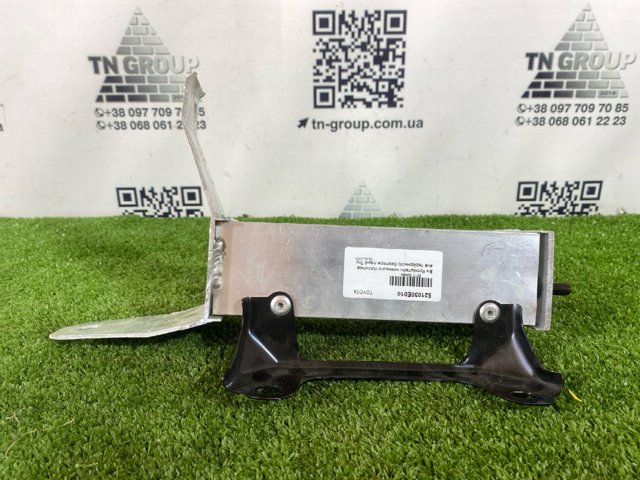 Кронштейн підсилювача переднього бампера 521030E010 TOYOTA
