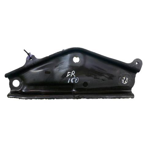 Кронштейн передньої балки 522570R040 TOYOTA