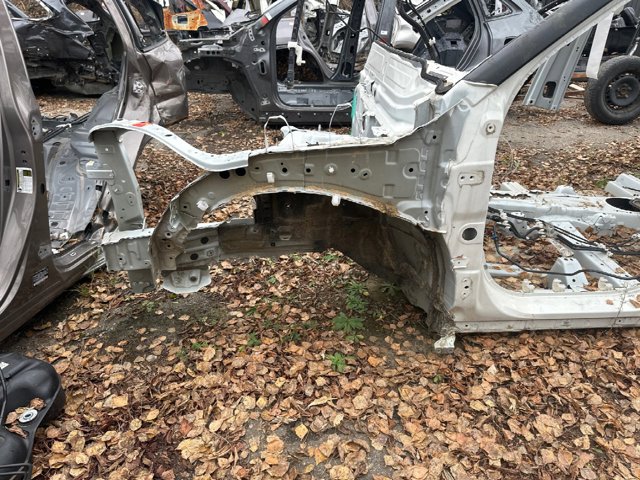 Панель бризковика моторного відсіку, ліва 537020E090 TOYOTA