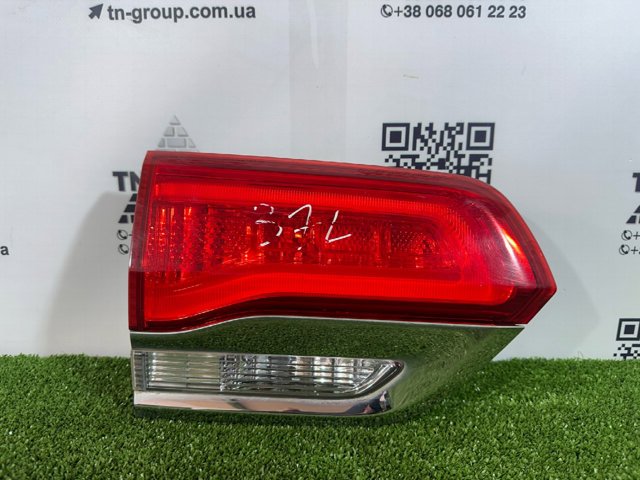 Задня ліва внутрішня фара 68110047AC CHRYSLER