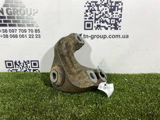 Кронштейн подушки (опори) двигуна, задньої 68172353AD CHRYSLER