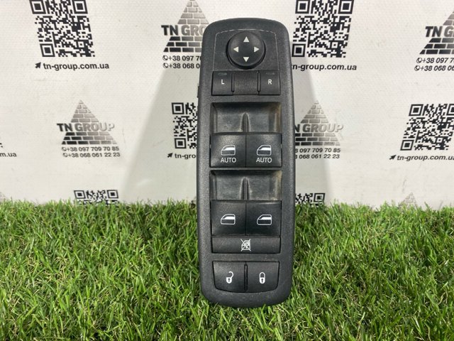 Кнопки переднього лівого склопід'ємника 68271206AB CHRYSLER