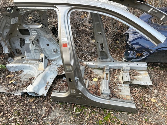 Стійка центральна, права 68340150AB CHRYSLER