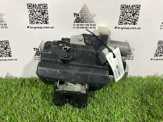 Замок і ручка дверей задка 6935042080 TOYOTA