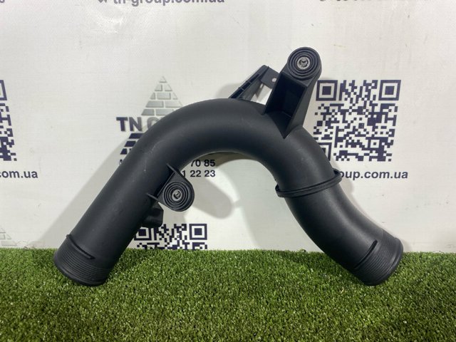 Шланг/патрубок інтеркуллера 6C0145770A VAG