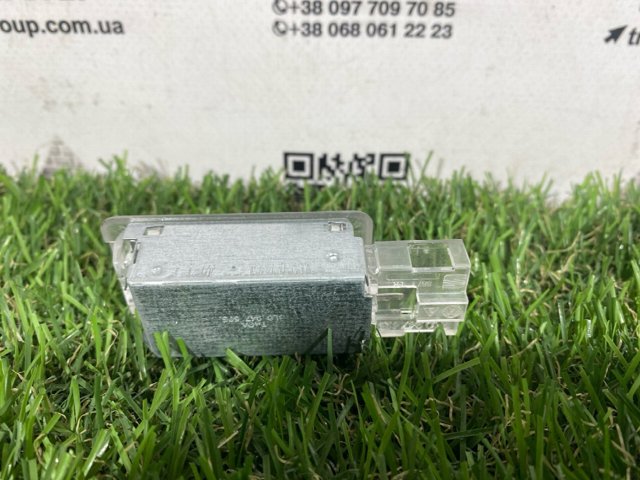 Плафон підсвічення бардачка 6L0947565 VAG