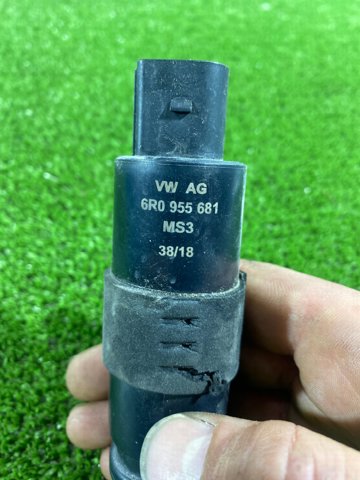 Насос-двигун омивача фар 6R0955681 VAG