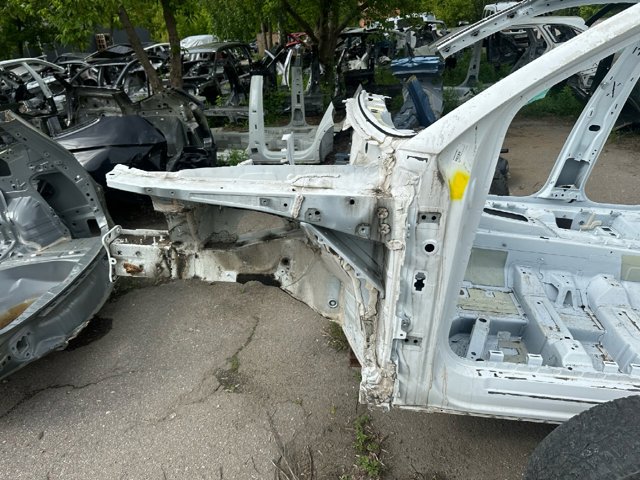 Чверть передня ліва 80A803103TASTL VAG