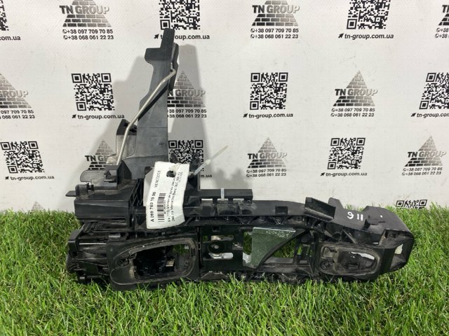 Тримач зовнішньої ручки дверей, передньої лівої A0997601900 MERCEDES