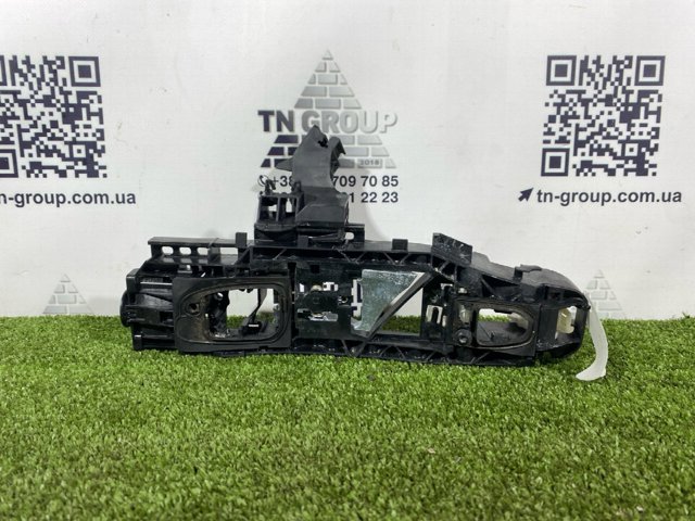 Тримач зовнішньої ручки дверей, задніх лівих A0997602100 MERCEDES