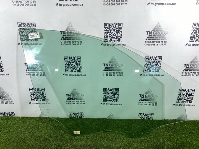 Скло передньої правої двері A2537256800 MERCEDES