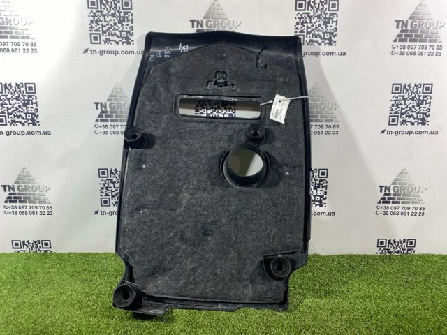 Кришка двигуна декоративна A2740100167 MERCEDES