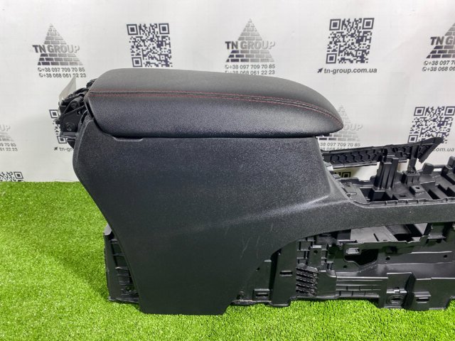 Підлокітник заднього сидіння LJ6Z7806024AA FORD
