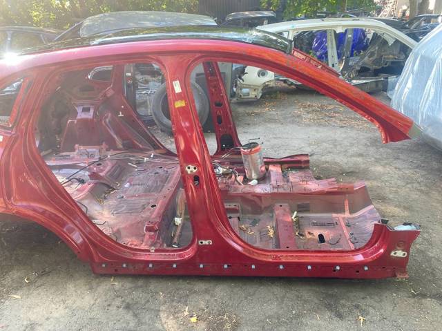 Панель кузова права LJ6Z78211A10A FORD