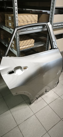 Двері задні в зборі 6700378040 TOYOTA