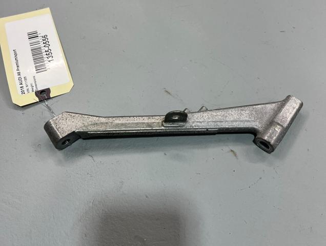Кронштейн впускного колектора 06L129723C VAG