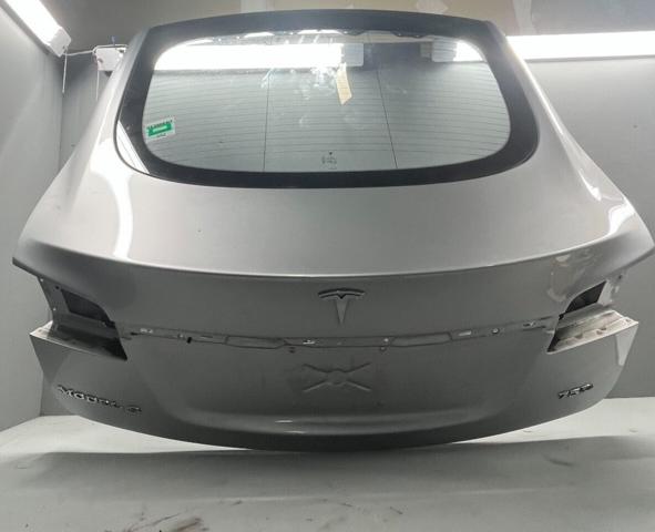 Задні двері багажника Tesla Model S