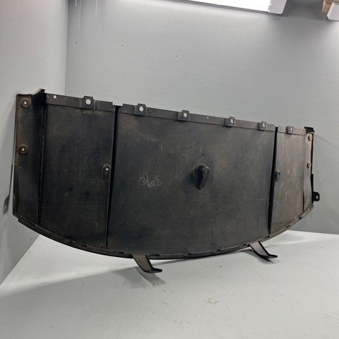 Захист заднього бампера 105732000B TESLA