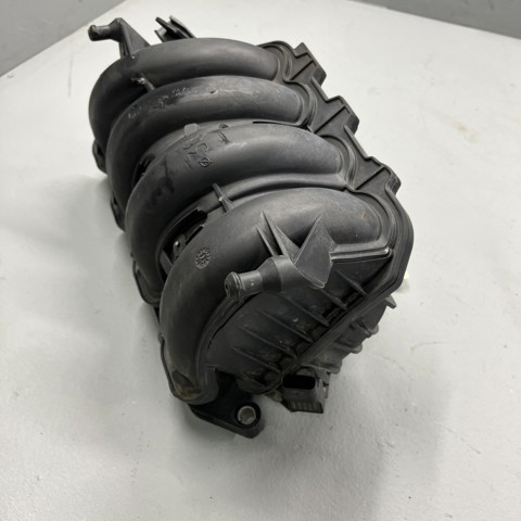 Колектор впускний 11617528172 BMW