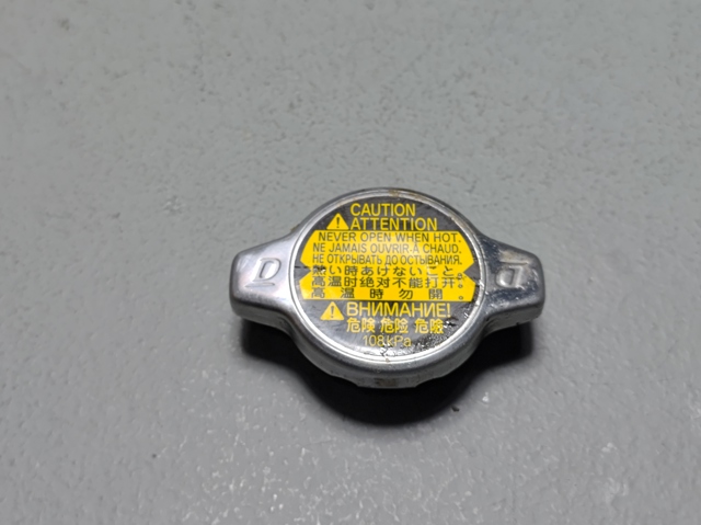 Пробка радіатора 1640136020 TOYOTA