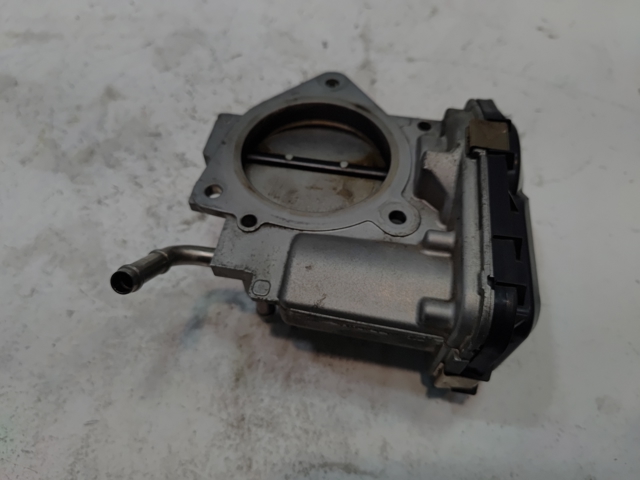 Блок дросельної заслінки 2203025010 TOYOTA