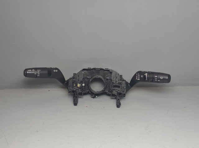 Перемикачі 255606RR2A NISSAN