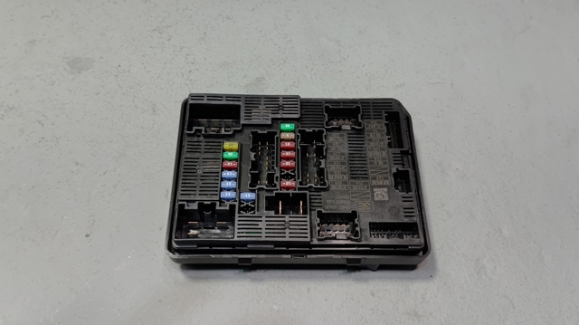 Корпус запобіжників 284B76RA2D NISSAN