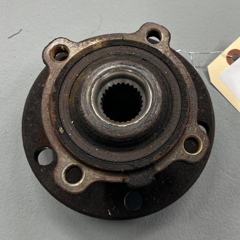 Маточина колеса передня 31209813406 BMW