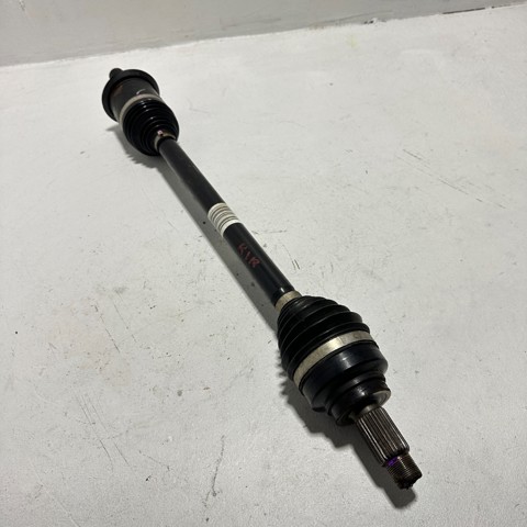 Піввісь задня, права 33208603108 BMW