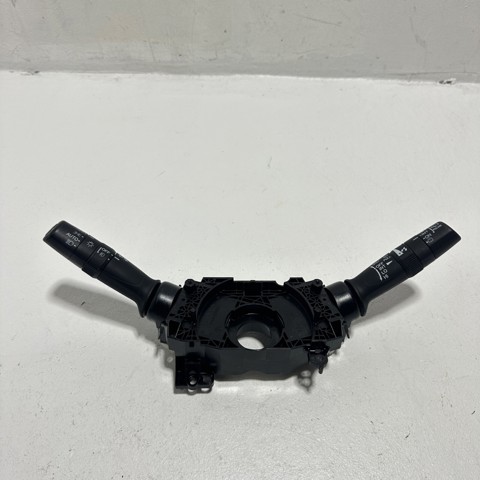 Перемикач підрульовий, центральна частина 35251T5AB02 HONDA