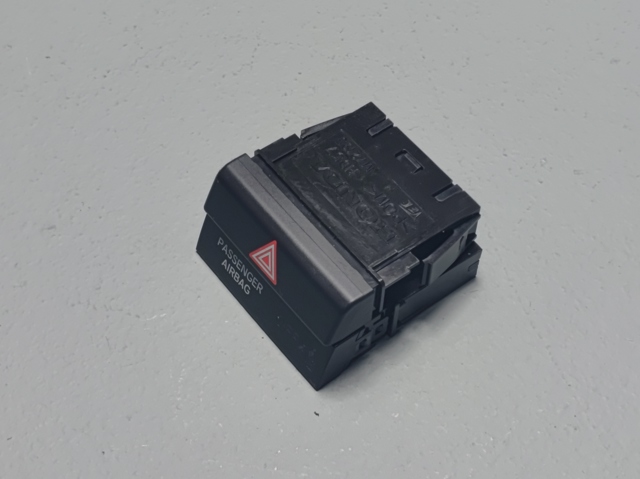 Кнопка включення аварійної сигналізації 35510TVAA01 HONDA