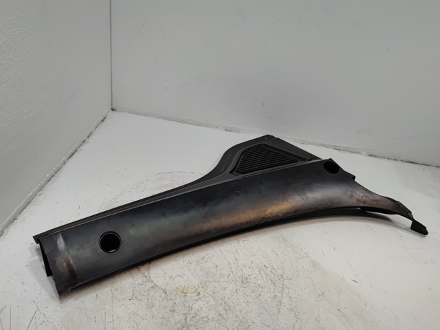 Решітка склоочисників, ліва 3CM8194039B9 VAG