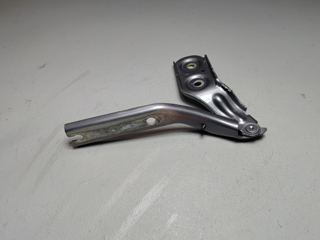 Завіса капота ліва 3CN823301A VAG