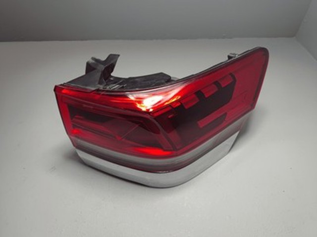 Фара задня права зовнішня 3CN945096D VAG