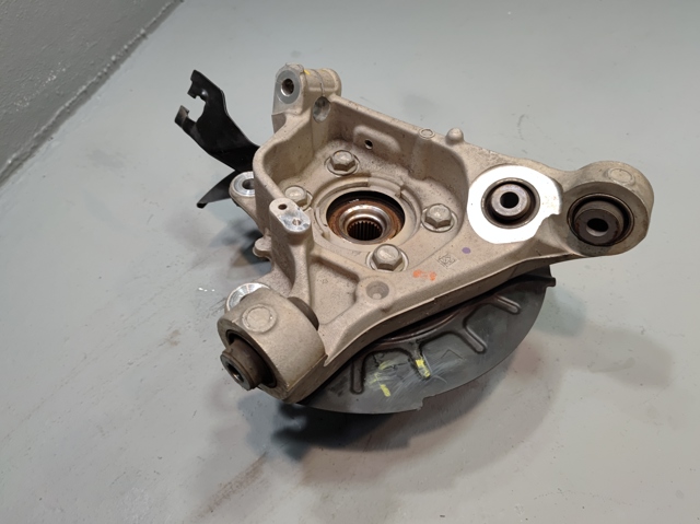 Цапфа поворотна ліва 400156RR0A NISSAN
