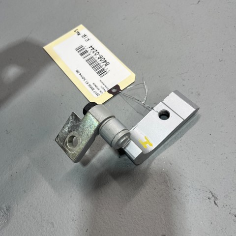 Петля заднтої двері, правої 41527284544 BMW
