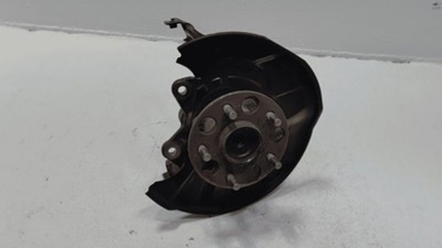 Цапфа поворотного кулака 4230406270 TOYOTA